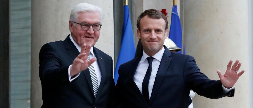 Bundespräsident Frank-Walter Steinmeier (links) und Frankreichs Staatschef Emmanuel Macron am Freitag in Paris.