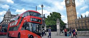 Doppeldecker vor Big Ben.