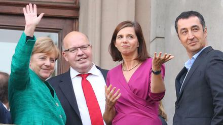 Bundeskanzlerin Angela Merkel, Peter Altmaier, Katrin Göring-Eckardt, Cem Özdemir auf dem Balkon der Parlamentarischen Gesellschaft.
