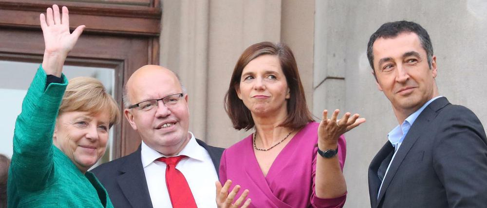 Bundeskanzlerin Angela Merkel, Peter Altmaier, Katrin Göring-Eckardt, Cem Özdemir auf dem Balkon der Parlamentarischen Gesellschaft.
