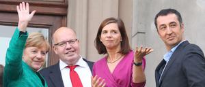 Bundeskanzlerin Angela Merkel, Peter Altmaier, Katrin Göring-Eckardt, Cem Özdemir auf dem Balkon der Parlamentarischen Gesellschaft.