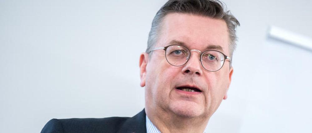 DFB-Präsident Reinhard Grindel setzt auf Entspannung.