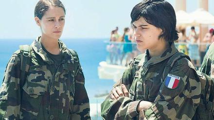 Aurore (Ariane Labed, li.) und Marine (Soko) müssen sich in einer Männerdomäne behaupten. 