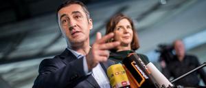  Kommunikation: Cem Özdemir und Katrin Göring-Eckardt informieren nicht nur Journalisten, sondern auch die grünen Parteimitglieder.