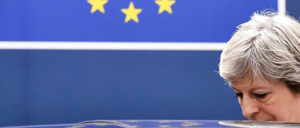 Die britische Premierministerin Theresa May steht unter Druck. Sie soll sich endlich konkret zu den Finanzen des EU-Austritts äußern.