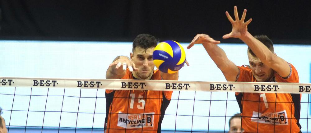 Da müssen sie sich strecken. Die BR Volleys haben in dieser Saison bisher mehr Mühe als erwartet.
