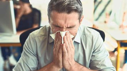 Erwischt. Viele gehen auch dann noch arbeiten, wenn es ihnen schlecht geht und sie die Kollegen anstecken könnten.