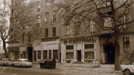 Das Klingen von Flaschen der Likörfabrik „Westphal“ war der Soundtrack von Dieter Krauses Kindheit. Heute beherbergt das Haus in der Kollwitzstraße 66 im Erdgeschoss ein italienisches Restaurant.
