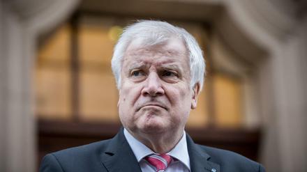 Sauer auf die Konkurrenten in der eigenen Partei: CSU-Chef Horst Seehofer