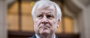 Sauer auf die Konkurrenten in der eigenen Partei: CSU-Chef Horst Seehofer