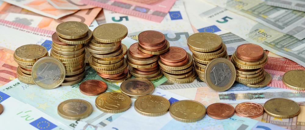 Es gibt Geld zu verteilen. Die Steuereinnahmen fallen in den nächsten Jahren höher aus als bislang erwartet. 