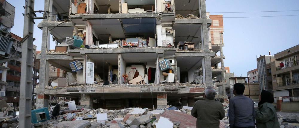 Erdbeben in Kurdengebieten zwischen Iran und Irak: Zerstörte Gebäude in Sarpol-E-Zahab, Iran