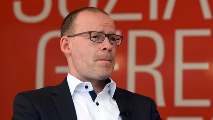 Der Bundesgeschäftsführer der Linkspartei, Matthias Höhn, tritt zurück. Grund sollen Streitigkeiten innerhalb der Parteispitze sein.