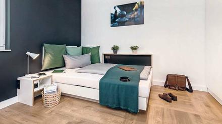 Ein Daybed für zwei. 1,4 Meter Breite reichen für ein Pärchen. Besuch ist für die Betreiber dieses Apartment-Hotels kein Problem. 