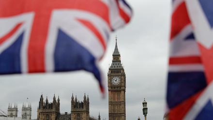 Rule Britannia: Flaggen vor dem Parlament in London.