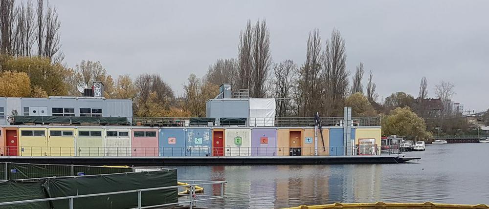 In Seenot. In Seenot. Eine Gruppe Philanthropen will das ehemalige Jugendclubschiff „Freibeuter“ umbauen.