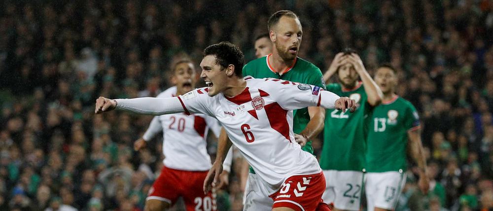 Ab nach Russland. Andreas Christensen feiert den dänischen Sieg in den WM-Play-offs.