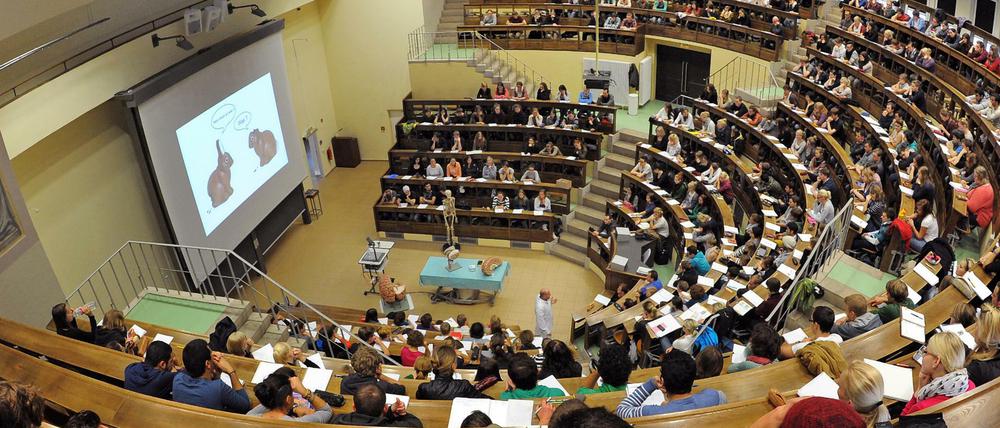  Der historische Hörsaal an der Universität in Leipzig.