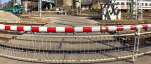 Wortungeheuer Paywall. Die Zahlschranke ist ein Beispiel für PR-Sprech im Journalismus.