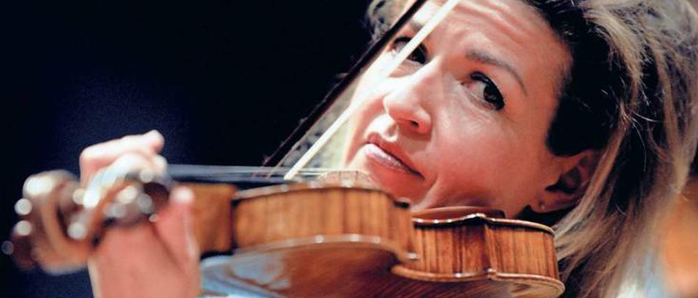 Königlich. Anne-Sophie Mutter an der Geige.