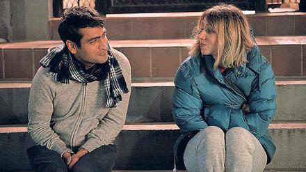 Die Beziehung von Kumail (Kumail Nanjiani) und Emily (Zoe Kazan) beginnt holprig.. Aber nicht mal ein Koma kann sie erschüttern.