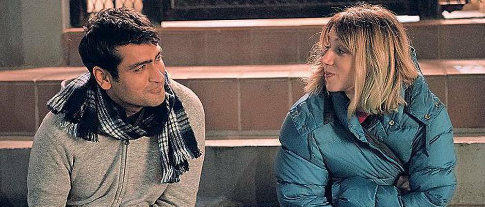Die Beziehung von Kumail (Kumail Nanjiani) und Emily (Zoe Kazan) beginnt holprig.. Aber nicht mal ein Koma kann sie erschüttern.