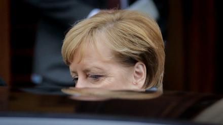 Bundeskanzlerin Angela Merkel (CDU) verlässt die Sondierungsgespräche 