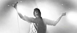 Auf der Bühne gibt er alles: John Maus