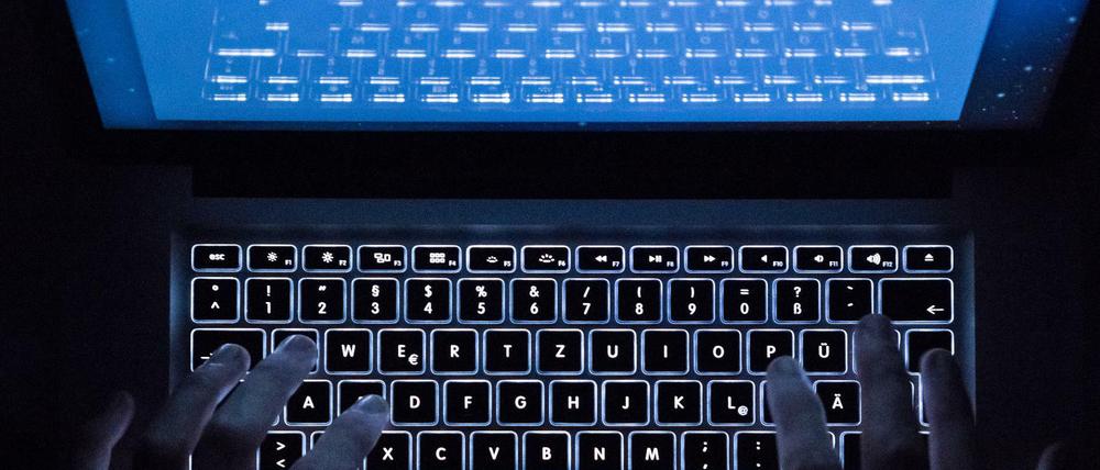 Der Verurteilte bot die Kinder über das sogenannte Darknet an - nach eigener Aussage ohne die Absicht, es zum Äußersten kommen zu lassen.