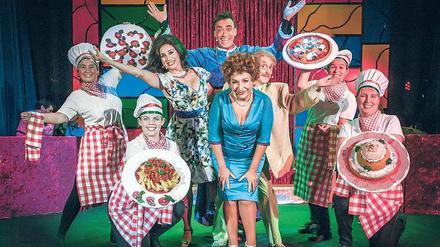 Eine Padre auf Abwegen, seine Jugendliebe und Pizza für alle - das ist das aktuelle Programm im ehemaligen Ballhaus "Casanova".