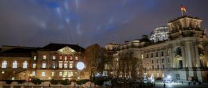 Die Deutsche Parlamentarische Gesellschaft in Berlin neben dem Reichstag. 