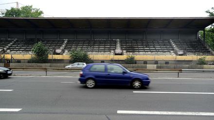 Ehemalige Tribühne der Autorennstrecke an der Avus. 