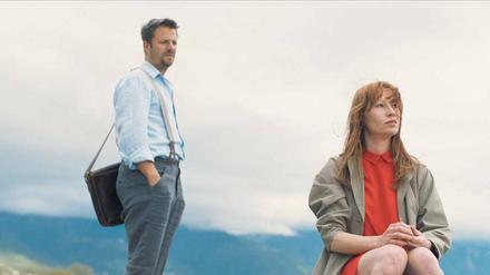 Hitchcock lässt grüßen. Anna (Birgit Minichmayr) glaubt, dass ihr Partner Nick (Philipp Hochmair) sie umbringen will.