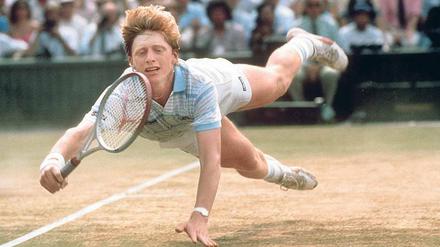 Für immer 17. Als jüngster Spieler der Geschichte gewinnt Becker 1985 in Wimbledon.
