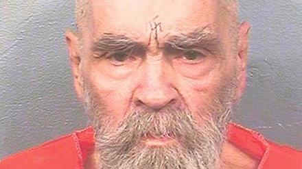 Rassistischer Terrorist. Charles Manson war der amerikanische Albtraum. Er starb am 19. November in Bakersfield an Krebs.