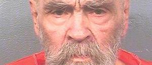 Rassistischer Terrorist. Charles Manson war der amerikanische Albtraum. Er starb am 19. November in Bakersfield an Krebs.