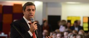 Raed Saleh spricht auf der Diversity Konferenz im Tagesspiegel Verlagshaus über seine Idee einer Leitkultur.