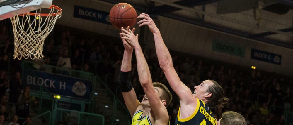 Ab nach oben. Dennis Clifford hat die Erwartungen mit Alba Berlin bisher eindrucksvoll erfüllt.