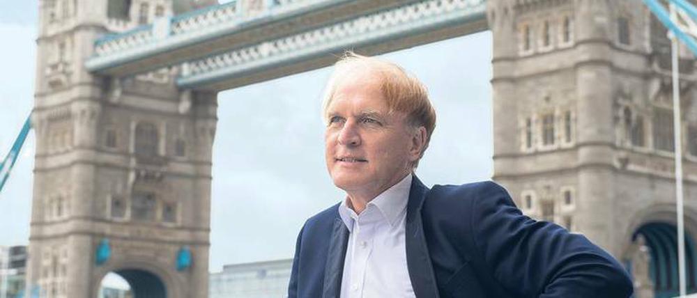 Jetzt ist er reif für den Urlaub. Clemens Prokop hatte einige Kämpfe auszutragen im DLV. Sein Vorgänger Helmut Digel war einer seiner größten Gegenspieler. Foto: Rainer Jensen/dpa