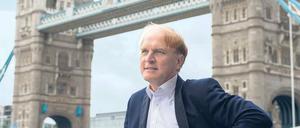 Jetzt ist er reif für den Urlaub. Clemens Prokop hatte einige Kämpfe auszutragen im DLV. Sein Vorgänger Helmut Digel war einer seiner größten Gegenspieler. Foto: Rainer Jensen/dpa