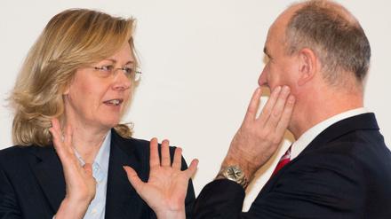 Heike Fölster und Ministerpräsident von Brandenburg, Dietmar Woidke, im Dezember 2014.