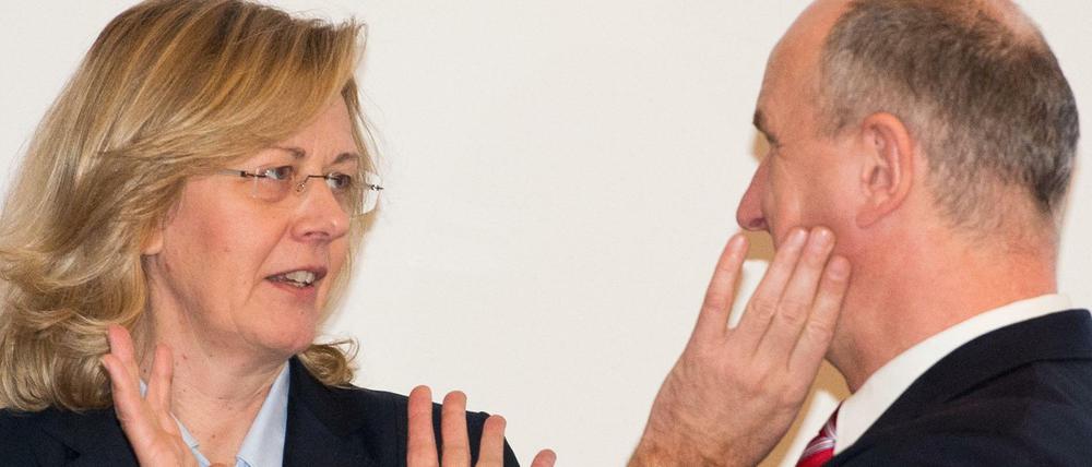 Heike Fölster und Ministerpräsident von Brandenburg, Dietmar Woidke, im Dezember 2014.
