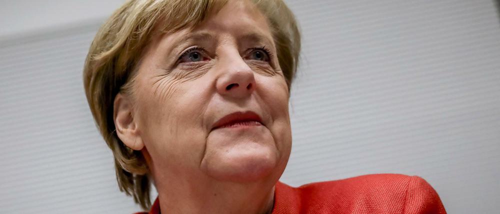 Bundeskanzlerin Angela Merkel (CDU) am Montag bei der Sitzung der CDU/CSU-Bundestagsfraktion.