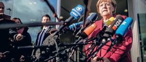 Und nu? Die Kanzlerin hat noch immer nichts zu verkünden.