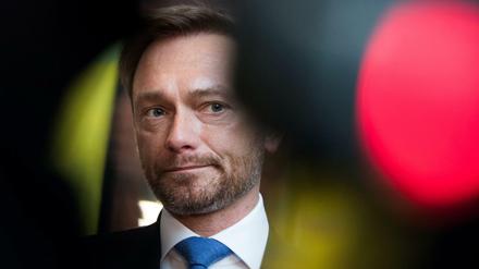 Der FDP-Vorsitzende Christian Lindner äußert sich am 20.11.2017 vor Beginn der Sitzung von FDP-Bundesvorstand und Fraktion nach dem Scheitern der Jamaika-Sondierungen.