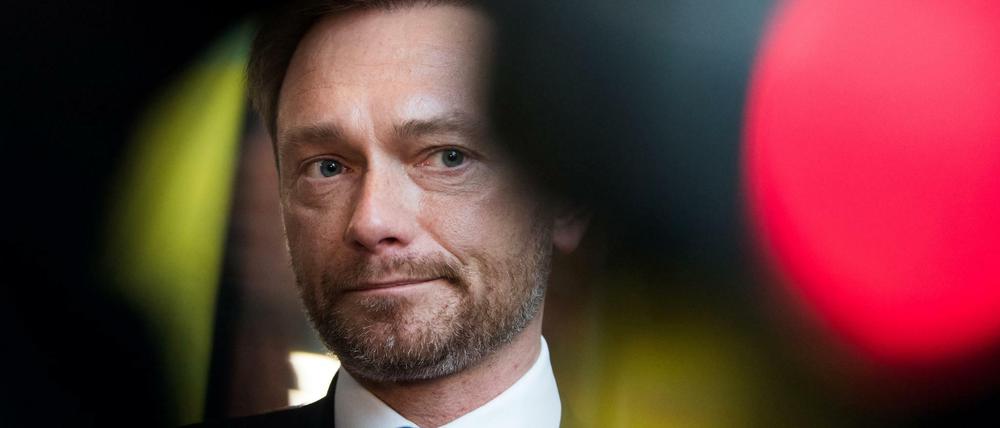 Der FDP-Vorsitzende Christian Lindner äußert sich am 20.11.2017 vor Beginn der Sitzung von FDP-Bundesvorstand und Fraktion nach dem Scheitern der Jamaika-Sondierungen.
