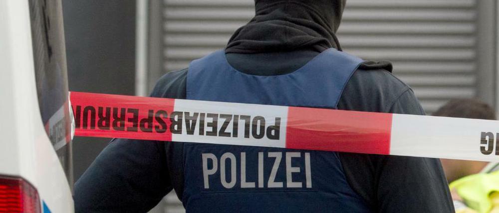 Polizeibeamte beim Einsatz.