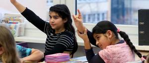 Die Klassen sind vielfältig, die Schulen selbst sind es noch nicht. Das wollen Migrantenorganisationen ändern.