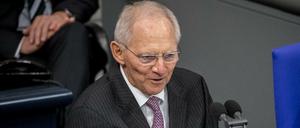 Bundestagspräsident Wolfgang Schäuble (CDU) spricht am Dienstag zur Eröffnung im Bundestag in Berlin. 