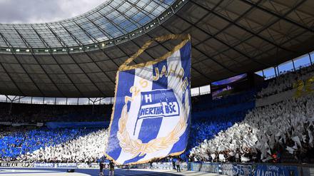 Derzeit machen die Fans noch im Olympiastadion Stimmung.